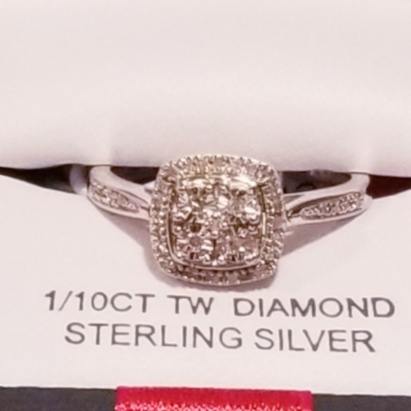 1/10 CT. T.W. Genuine Diamond Ring - Picture 3 of 7